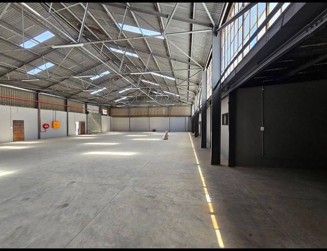 800M² WAREHOUSE TO LET IN BENROSE